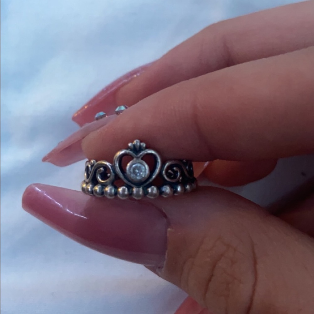 This is a pandora ring - Picture 1 of 2